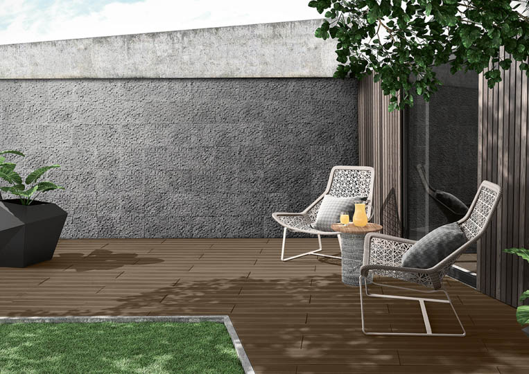 Terasse extérieure de jardin avec un sol imitation bois couleur café foncé acl madeira deck striped